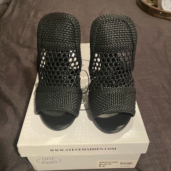 Steve Madden Mule Heels - Picture 2 of 9